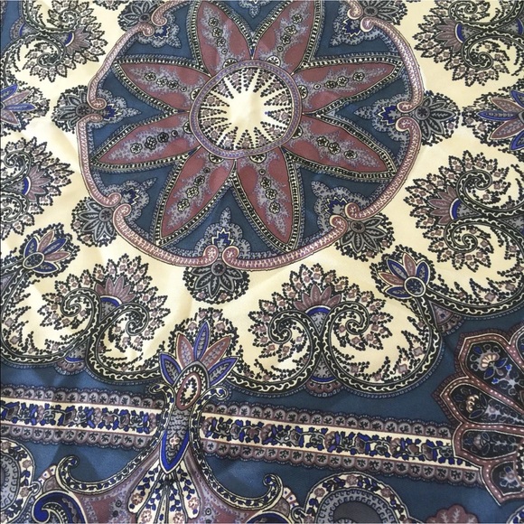 Liberty of London Twill Pure Silk Scarf - Picture 3 of 6